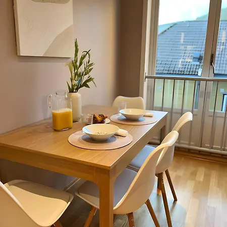 Lovely 3-room Gem In The Heart Of 아파트 *