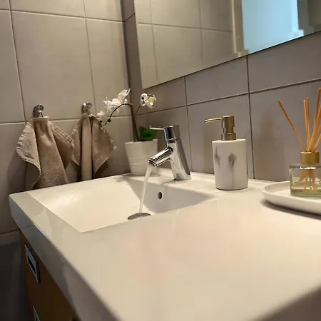 아파트 Lovely 3-room Gem In The Heart Of *